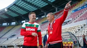 {{ otherArticle[0].article.title }}