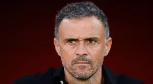 ПСЖ предлага 100 милиона евро на Наполи за Кварацхелия