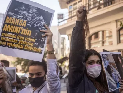 Режимът в Иран затяга още повече примката около протестиращите