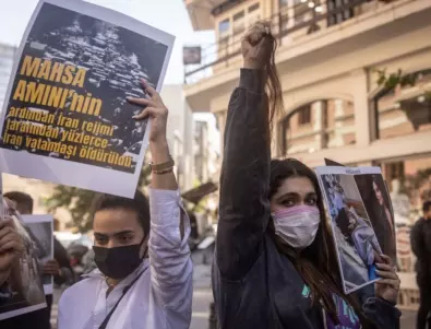 Мирис на смърт. След първата екзекуция на демонстрант в Иран