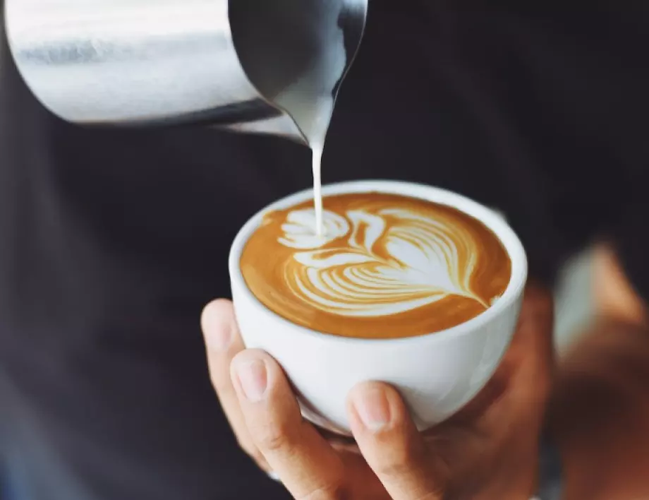 Ето как се прави кафе с мляко според баристите - тайната е в съотношението