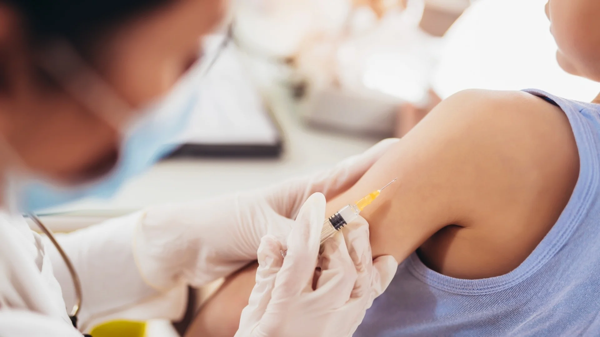 "Няма основание за паника": Инфекционист напомня, че дозите при ваксината срещу морбили са две