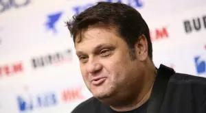 {{ otherArticle[0].article.title }}