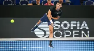 {{ otherArticle[0].article.title }}