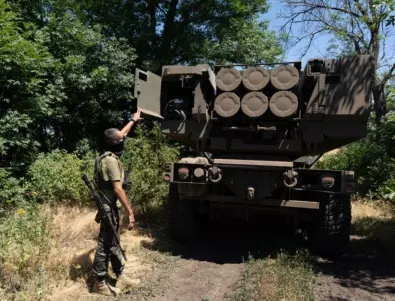 САЩ планират да дадат касетъчни боеприпаси за HIMARS на Украйна (ВИДЕО)