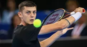 Александър Лазаров получи "уайлд кард" за Дубай, ще мери сили с Джокович и други големи имена