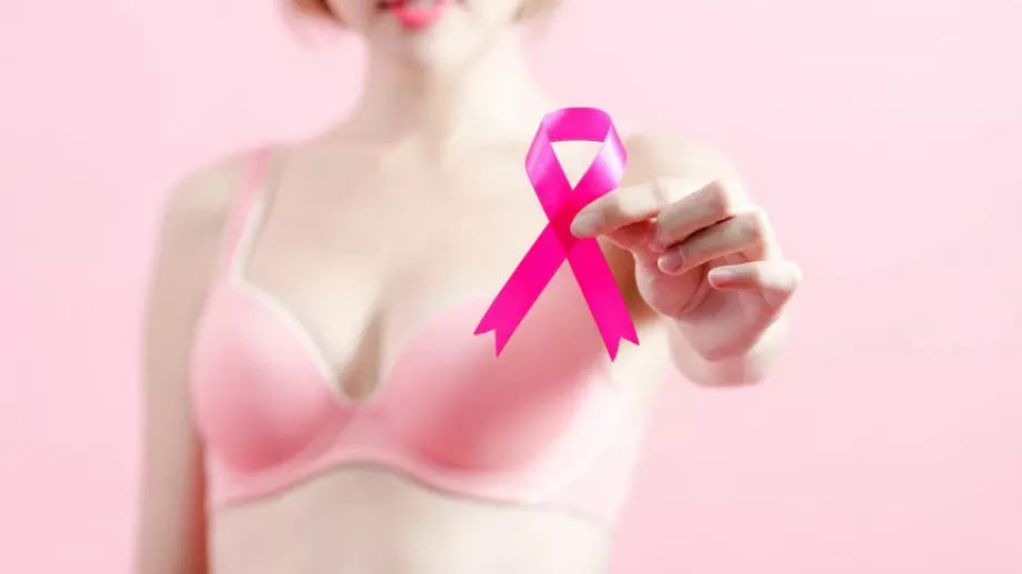Фондацията "Нана Гладуиш - Една от 8" за жени с рак на гърдата организира среща в Добрич