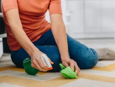 Как да премахнете боята от дрехи, килими и тапицерия у дома?