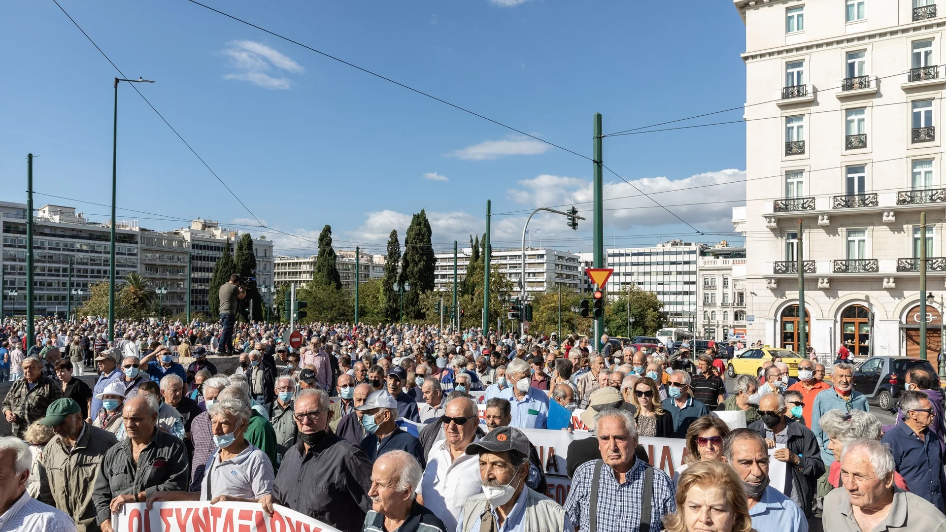 Пенсионерите в Гърция, за които едно кафе на ден е лукс 