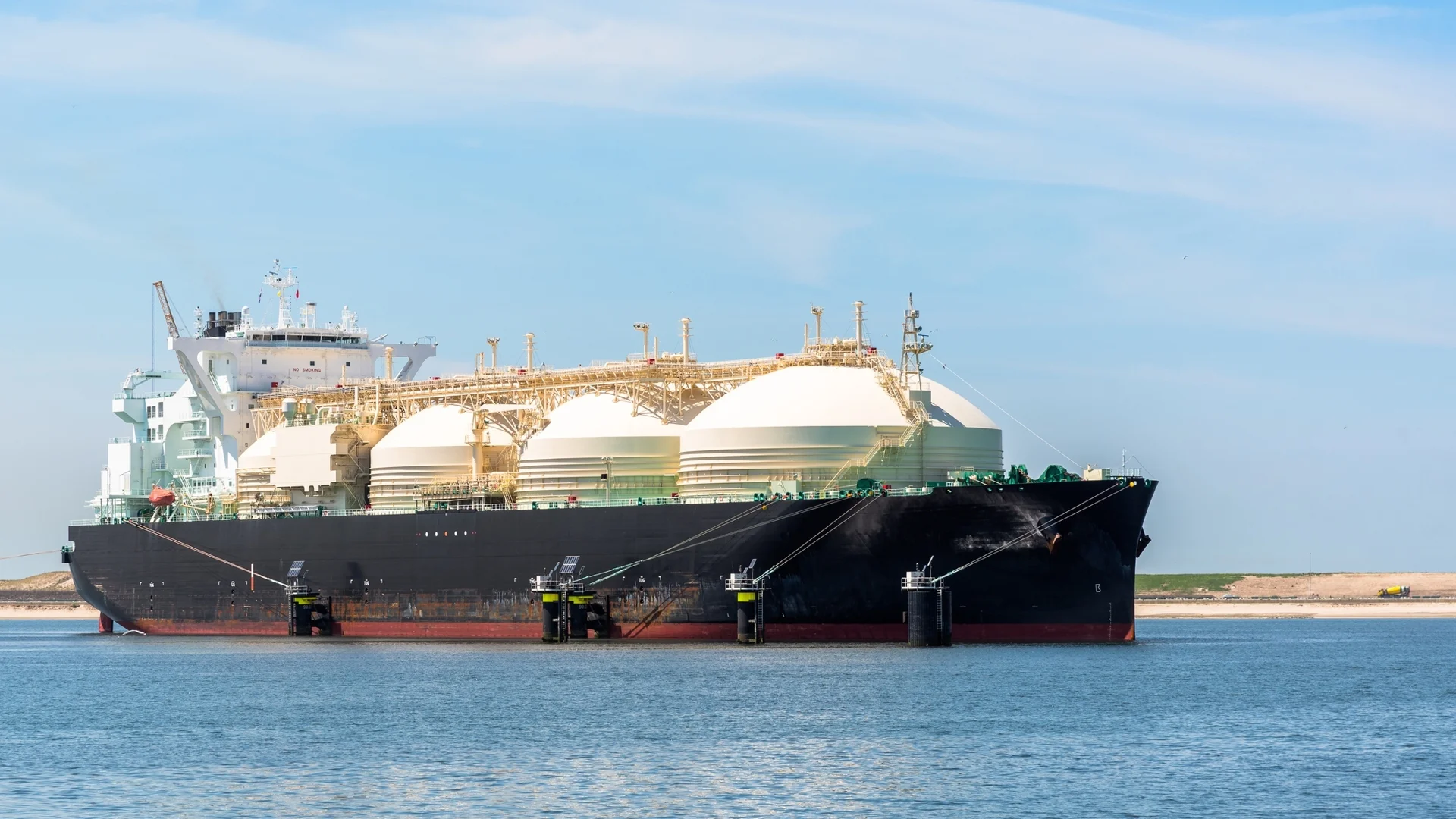 Ще се отрази ли на цената: Катар бави доставките на втечнен газ за Европа