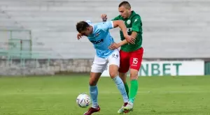 {{ otherArticle[0].article.title }}