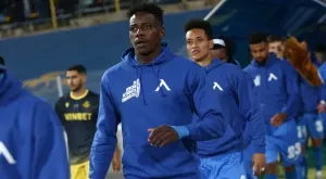 {{ otherArticle[0].article.title }}