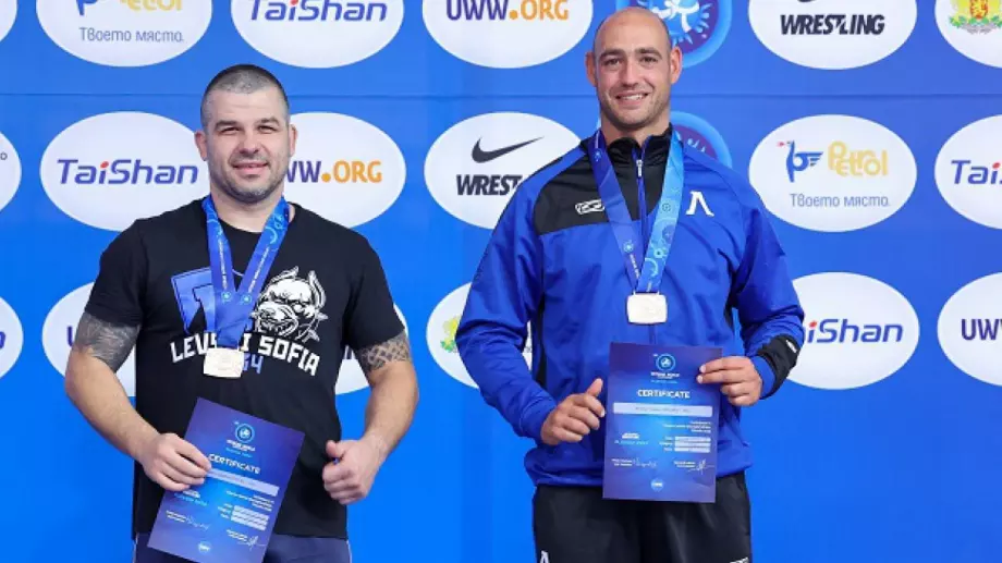 Браво! България приключи с 12 медала Световното първенство по борба за ветерани