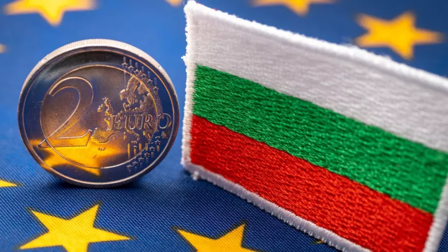 Икономист: Служебният кабинет индиректно саботира приемането ни в еврозоната