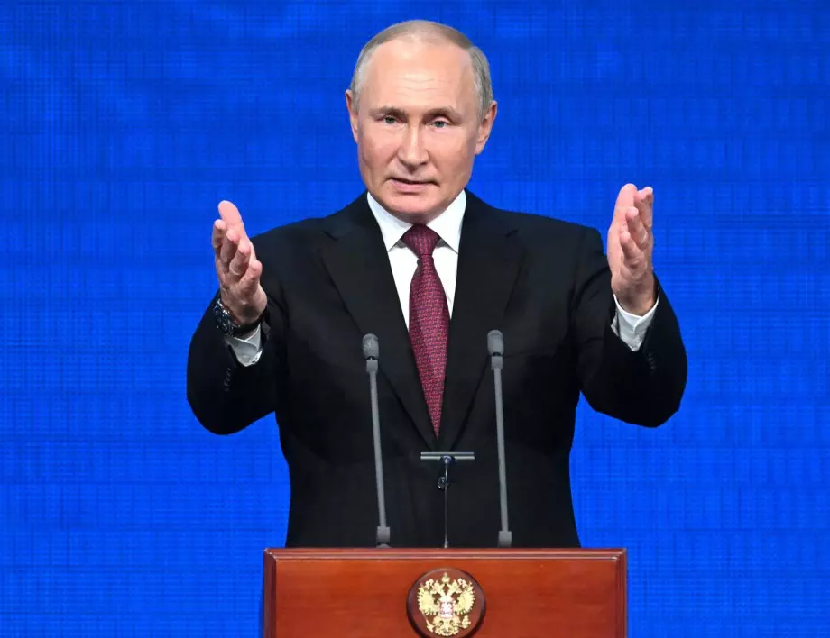 Путин продължава с наглостта: Вади карти, за да доказва, че нямало Украйна (ВИДЕО)