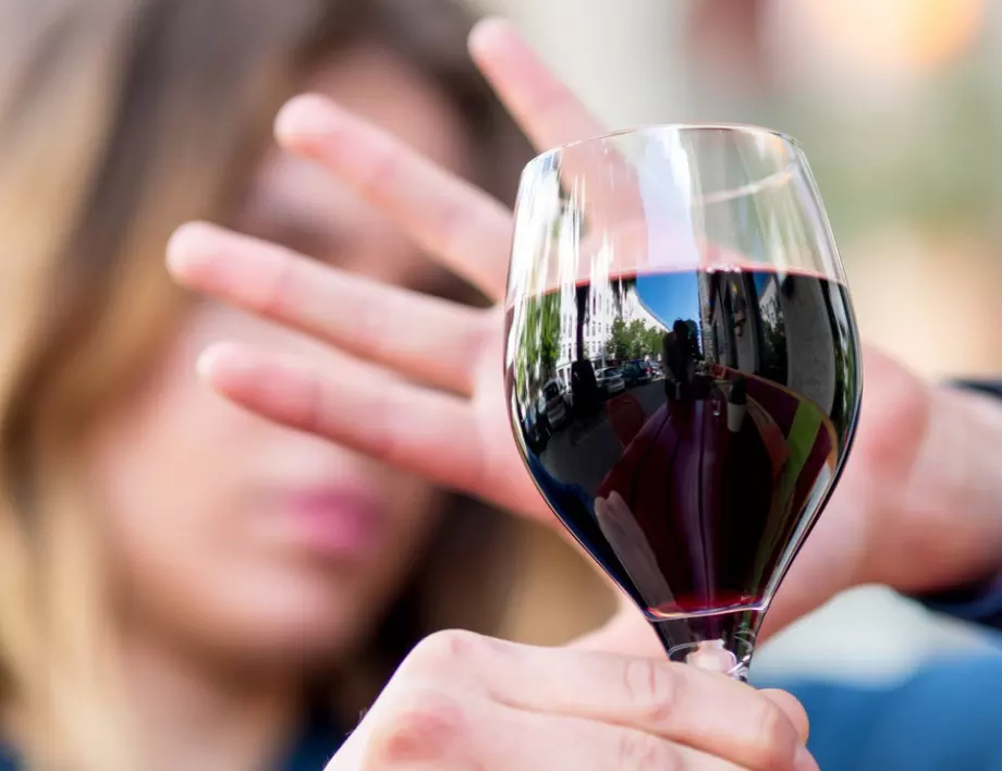 Лекар разкри как пиенето на алкохол се отразява на външния вид