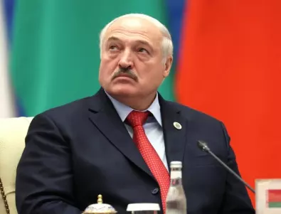 Лукашенко се появи публично за първи път от 9 май насам (СНИМКА)