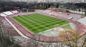 {{ otherArticle[0].article.title }}