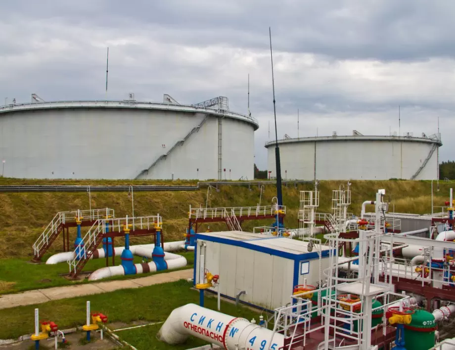 На първо четене мина забраната за износ на горива на "Лукойл"