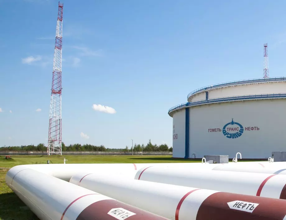 Германия: Лъжа е, че сме поръчали руски петрол, ще внасяме от Казахстан