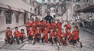 {{ otherArticle[0].article.title }}