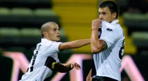 {{ otherArticle[0].article.title }}