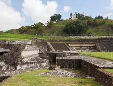 Археолози направиха неочаквани находки във Великата пирамида в Чолула