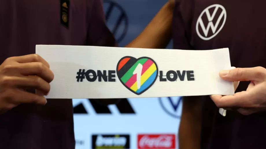 Германският футболен съюз ще съди ФИФА заради лентите в подкрепа на LGBTQIA+ общността