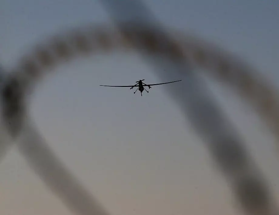 От "няма щети" до "има повреден неизползван самолет": Удар с дрон на военно летище в Калуга