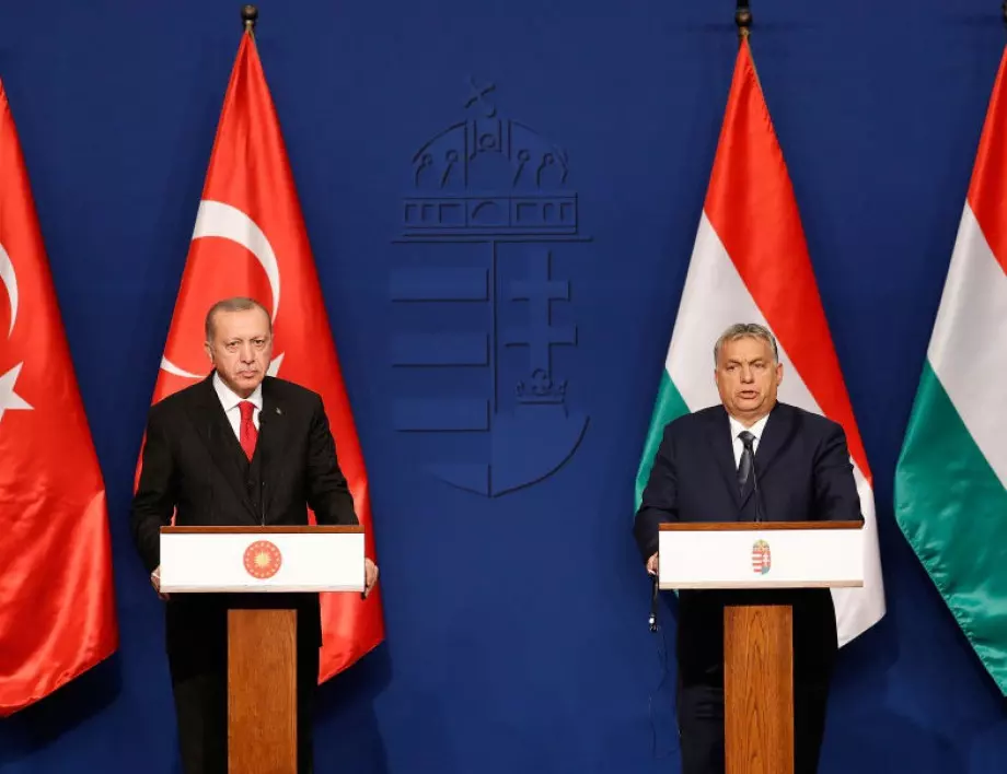 Играят ли в тандем Орбан и Ердоган? Отлагат влизането на Швеция и Финландия в НАТО