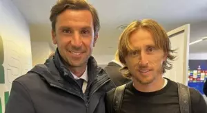 СНИМКИ: Лука Модрич получи гривна от "Азовстал" от украинско сираче