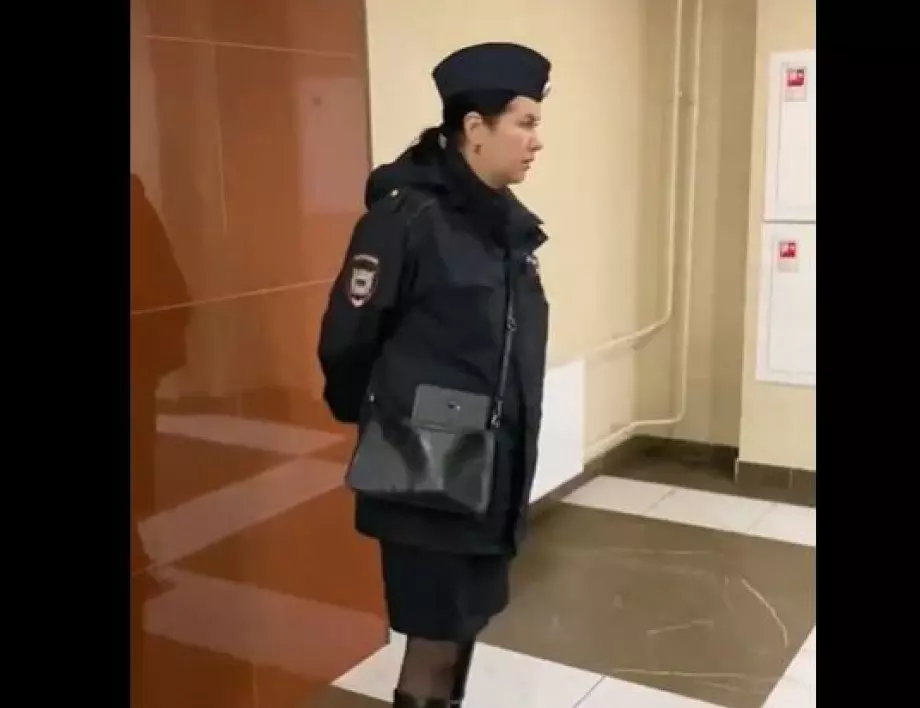 На лов за мобилизирани: В Санкт Петербург военни устройват капани на мъжете по входовете (ВИДЕО)