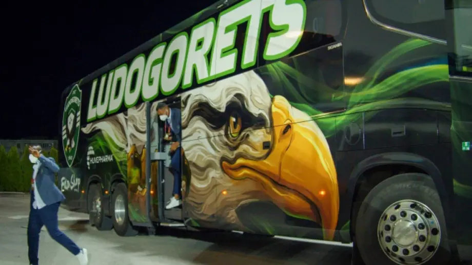 СНИМКИ: Лудогорец показа новия си супер луксозен клубен автобус