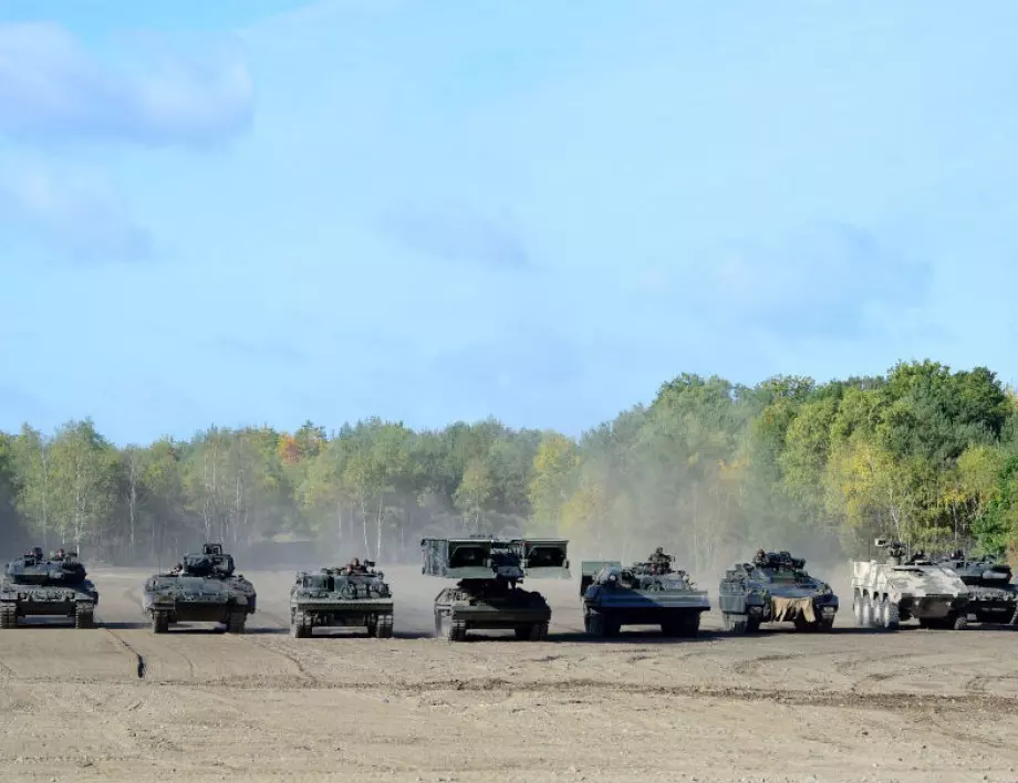 Германия прати на Украйна 16 танка, които "строят" мостове (ВИДЕО)