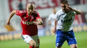 {{ otherArticle[0].article.title }}