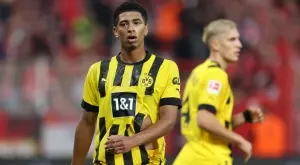 Борусия писа "пет" на Щутгарт, Джуд Белингам блести с два гола