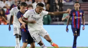 СНИМКИ: Барселона излиза срещу Реал в специални екипи, посветени на секси певица