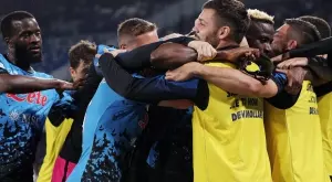 Наполи срази Болоня в петголов трилър и пак е лидер в Италия