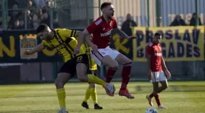 {{ otherArticle[0].article.title }}