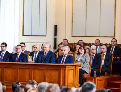 Доходи, горива и цените на енергията: Гълъб Донев ще отговаря на редовния парламентарен контрол