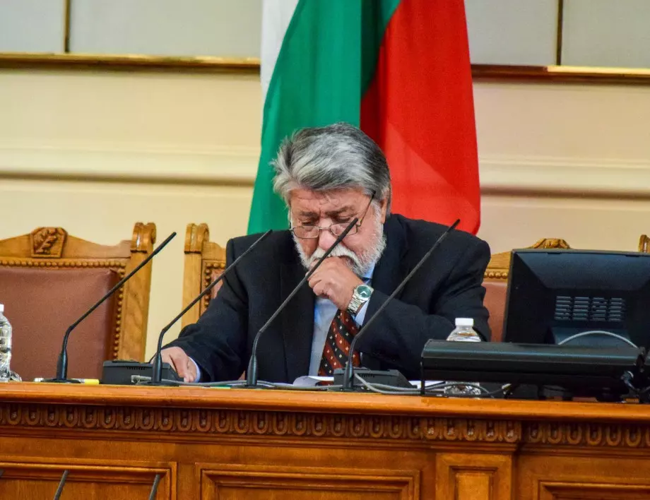 "Глас народен, глас на ДПС": Лафовете на Рашидов от първите два дни на новия парламент (ВИДЕО)