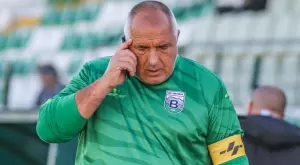 {{ otherArticle[0].article.title }}