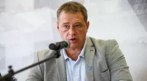 {{ otherArticle[0].article.title }}