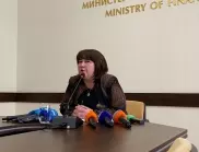 Росица Велкова отрече политически фойерверк: Не сме фалирали, но може да фалираме