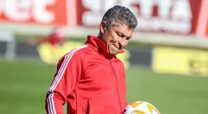 Балъков сюрпризира играчите на Септември София с дебютното си правило