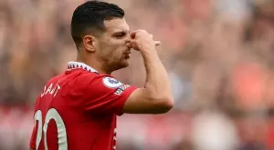 Диого Далот изуми: Изкара си 2 жълти картона за 2 секунди и остави Манчестър Юнайтед на произвола