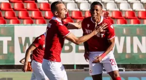 {{ otherArticle[0].article.title }}