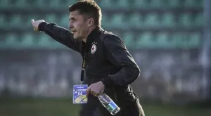 {{ otherArticle[0].article.title }}