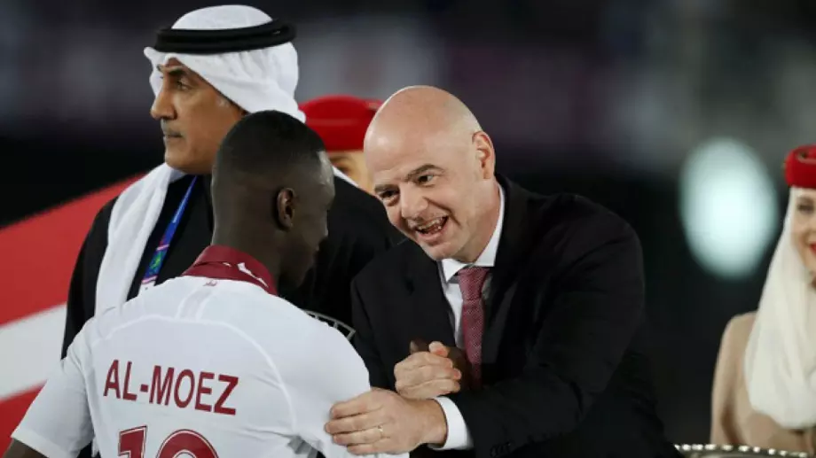 Големият коз на Катар на Световното е... голова машина от Судан (СНИМКИ) 