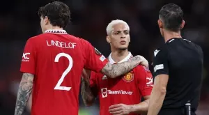 СНИМКИ: Антони от Манчестър Юнайтед посвети татуровка на... критиците си